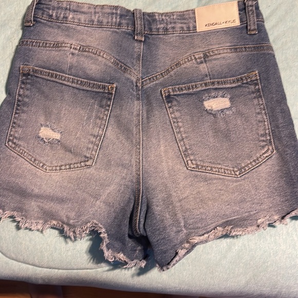 Kendall and Kilye shorts - Picture 2 of 2